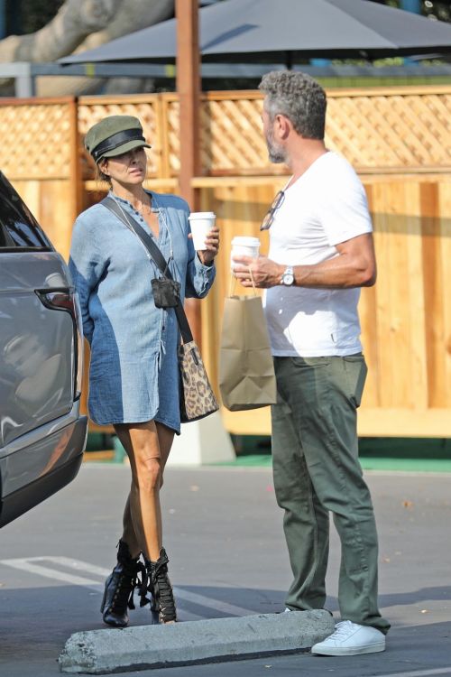Brooke Burke Out Shopping in Los Angeles 2020/10/08