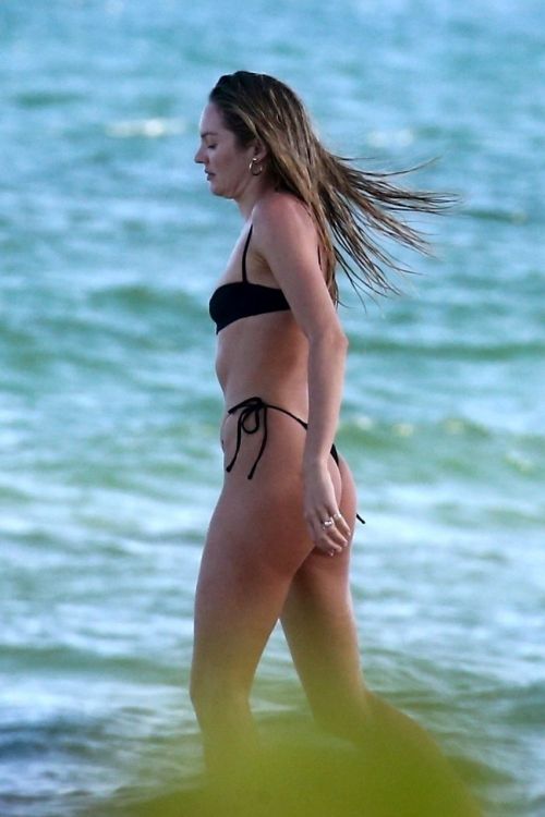 Candice Swanepoel in Bikini at a Beach in Miami 2020/10/27