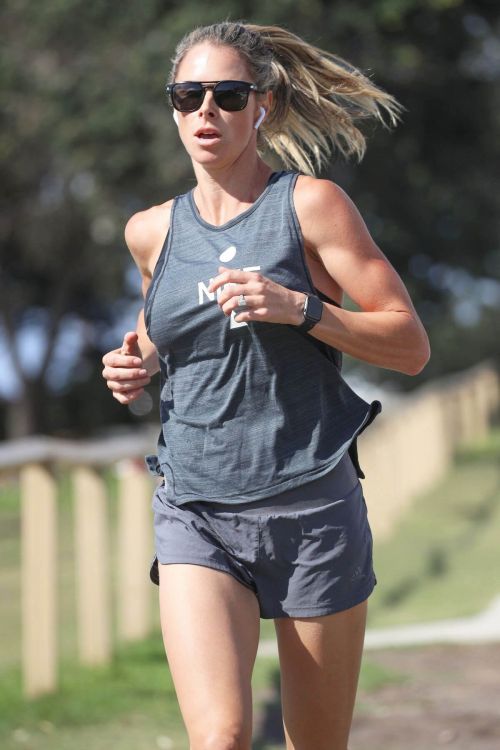 Candice Warner Out Jogging in Sydney 11/25/2020