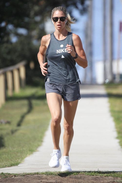 Candice Warner Out Jogging in Sydney 11/25/2020