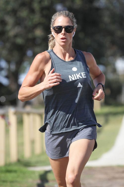 Candice Warner Out Jogging in Sydney 11/25/2020 8