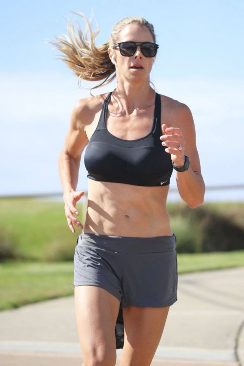 Candice Warner Out Jogging in Sydney 11/25/2020 9