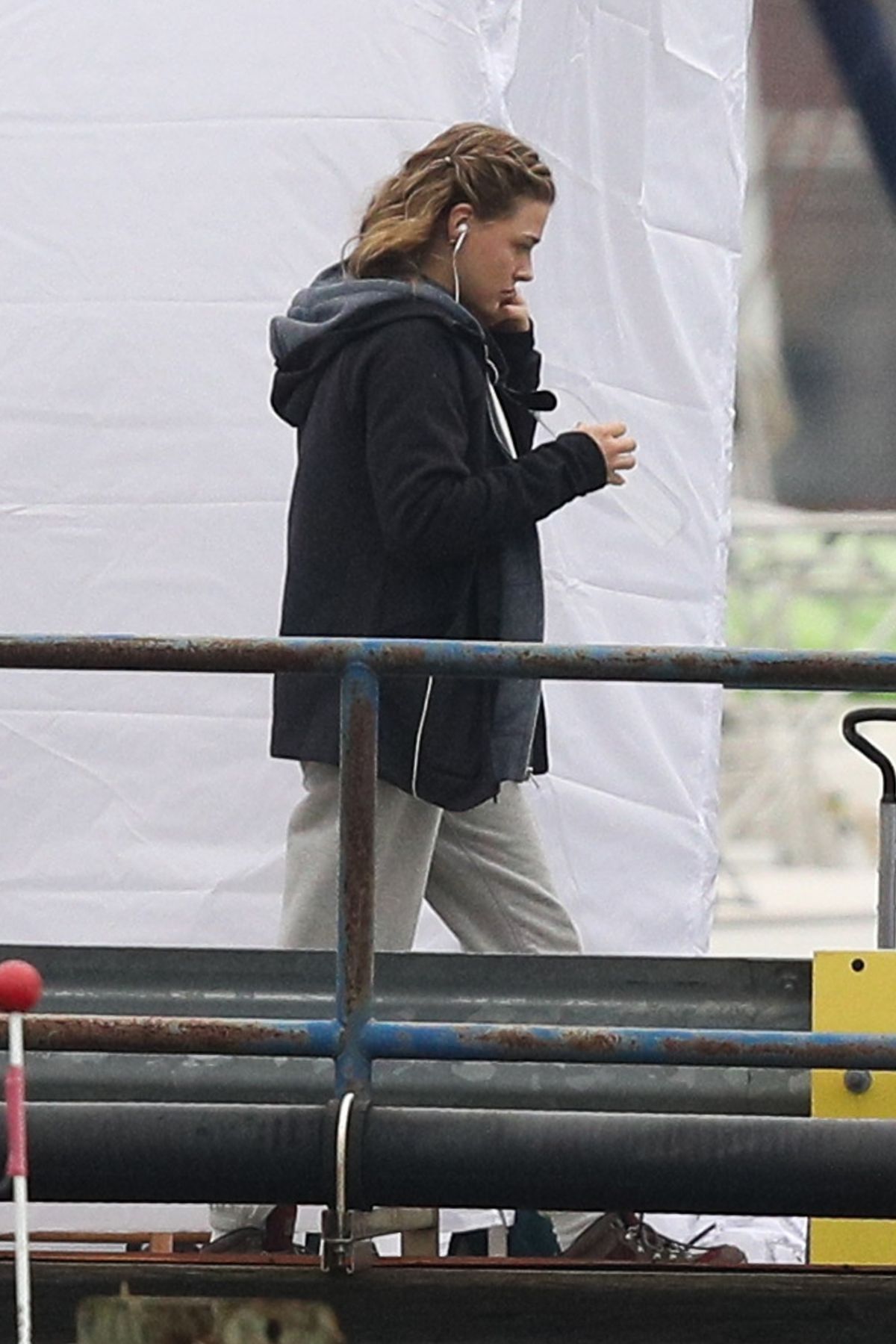 Chloe Grace Moretz During Filming in East Boston 2020/10/29