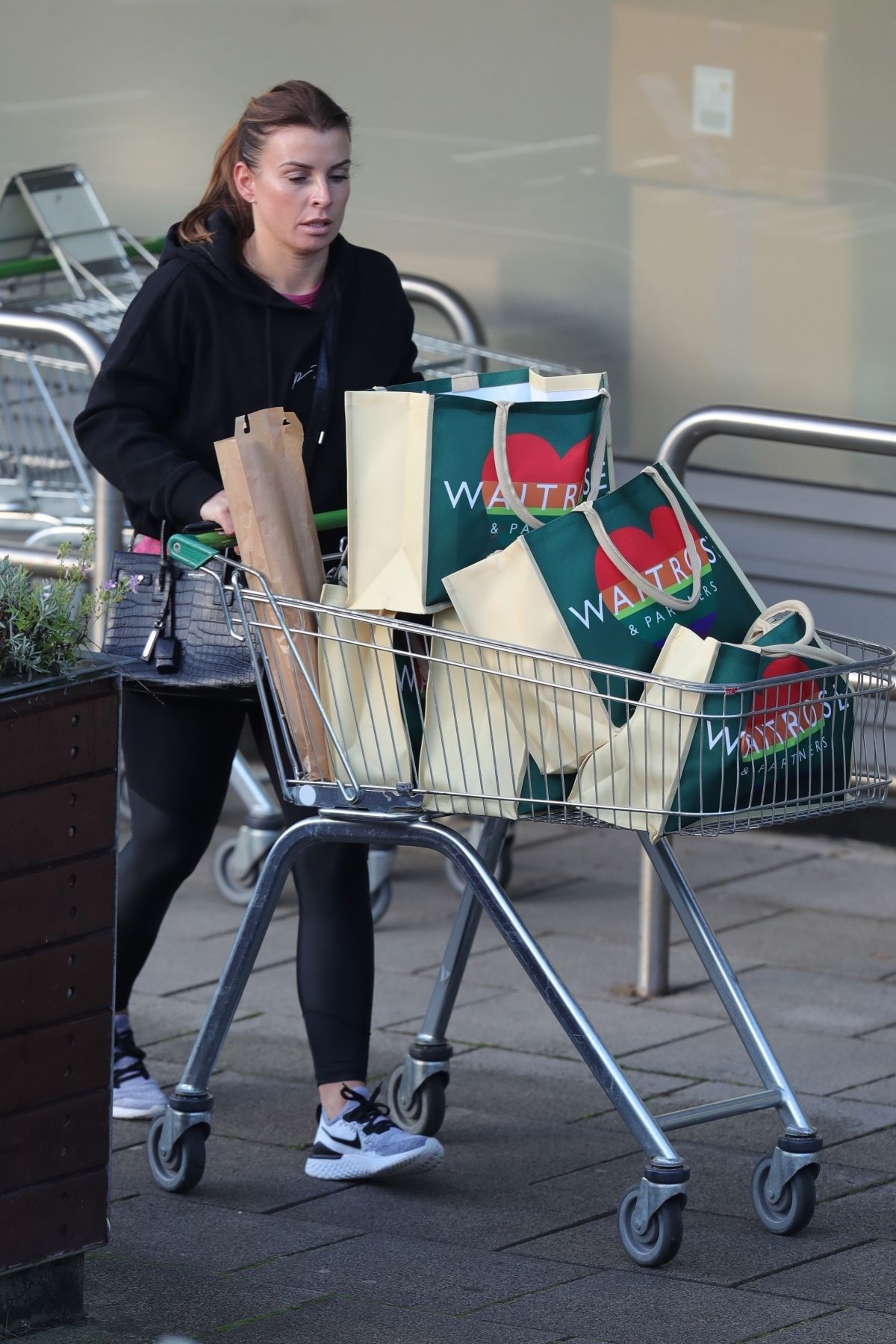 Coleen Rooney Out Shopping in Alderley Edge 2020/11/13