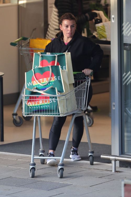 Coleen Rooney Out Shopping in Alderley Edge 2020/11/13 4