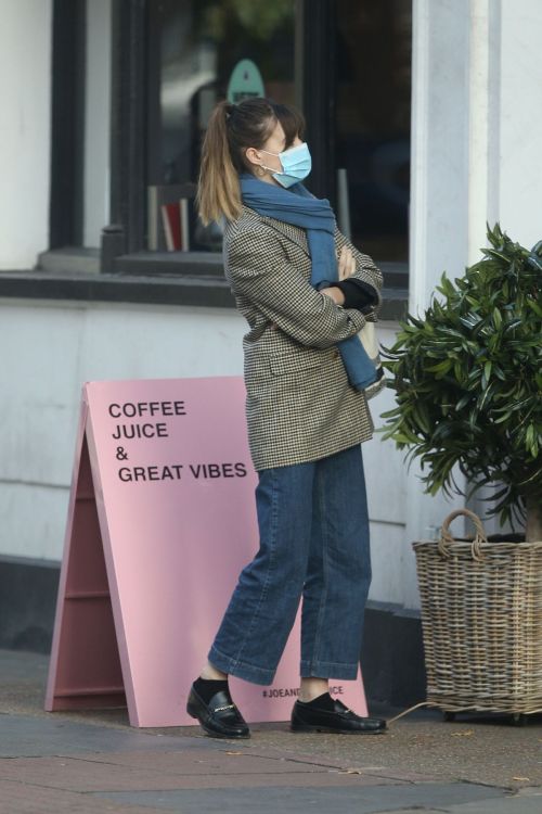 Daisy Edgar-Jones at Joe & The Juice in London 2020/11/15 1