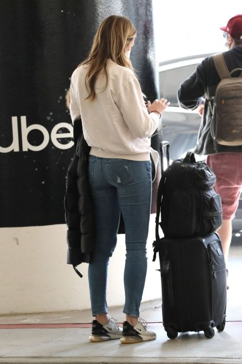 Erin Andrews Arrives at LAX in Los Angeles 2020/11/15 5