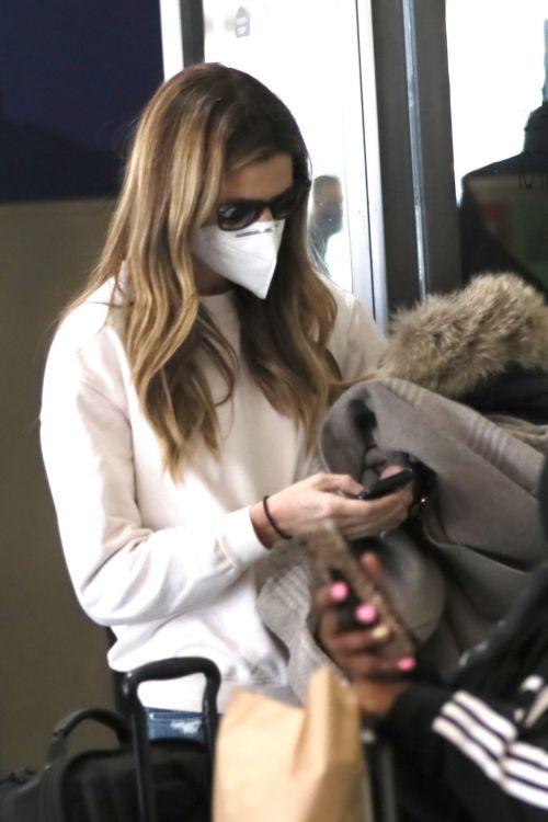 Erin Andrews at Los Angeles International Airport 2020/11/15 5