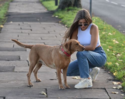 Georgia Steel and Maria Wild walks with her dog out in London 2020/11/23