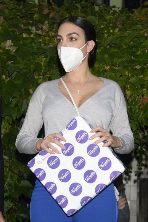 Georgina Rodriguez at  Nuevo Futuro Charity Association Offices in Madrid 2020/11/13 2