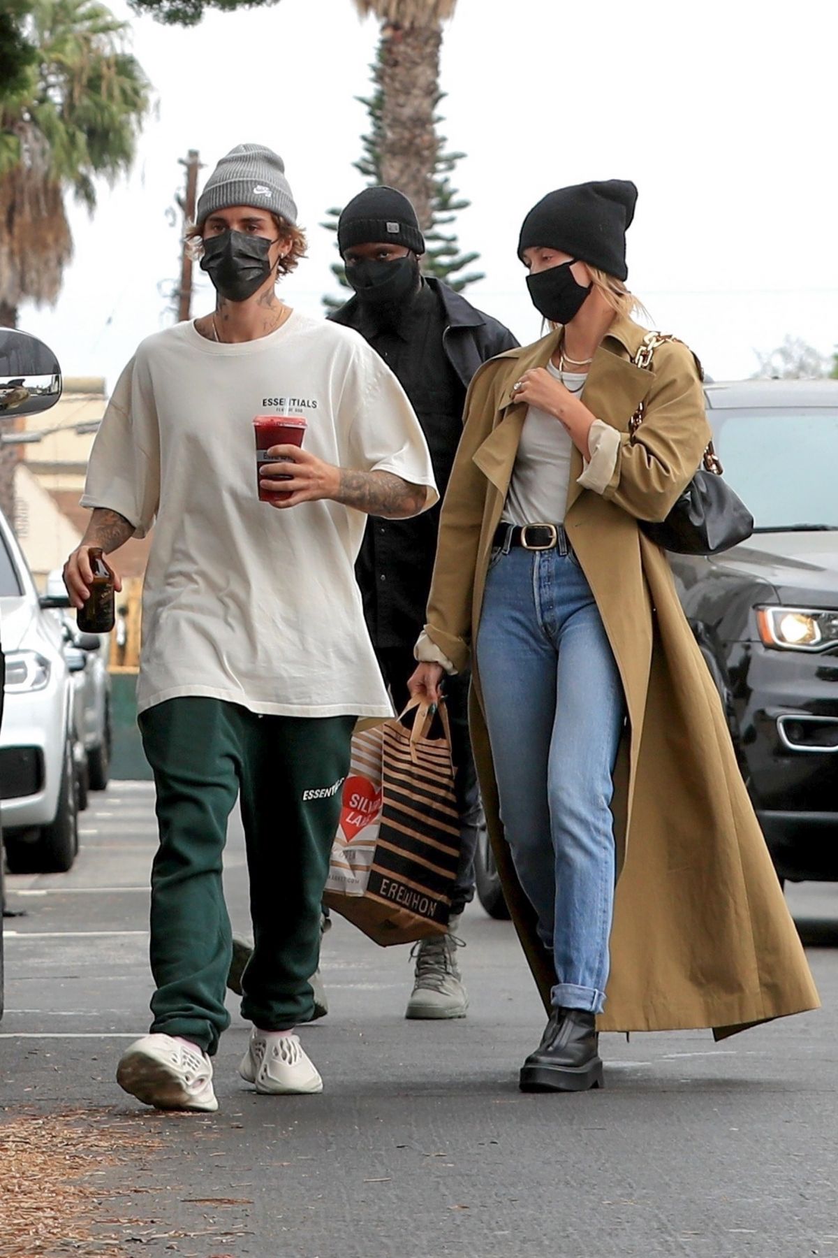 Hailey Rhode and Justin Bieber Out and About in Brentwood 2020/10/22