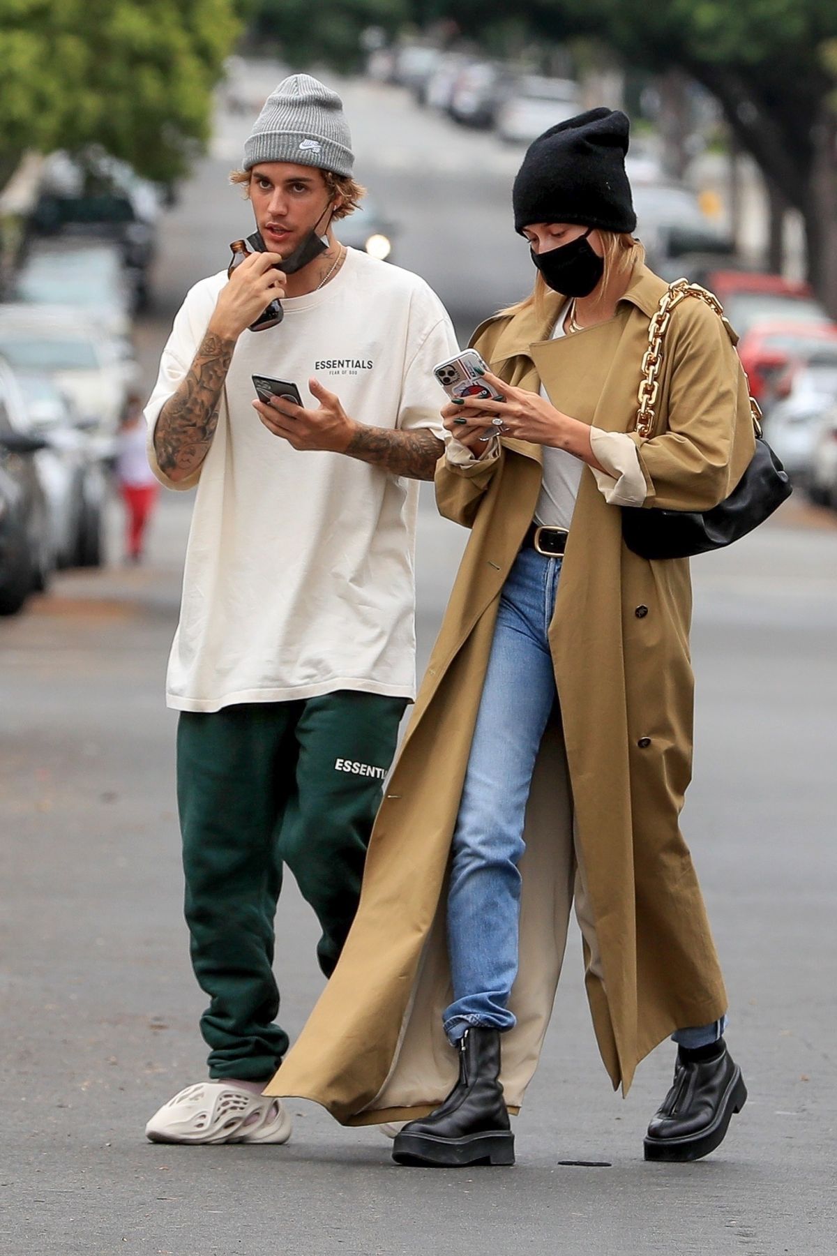 Hailey Rhode and Justin Bieber Out and About in Brentwood 2020/10/22