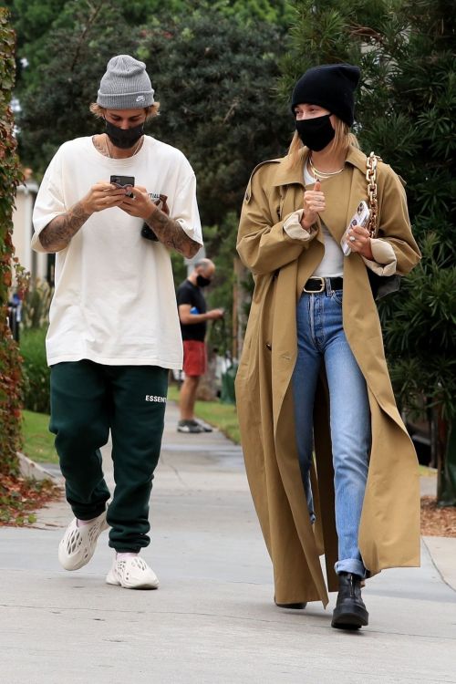Hailey Rhode and Justin Bieber Out and About in Brentwood 2020/10/22 12