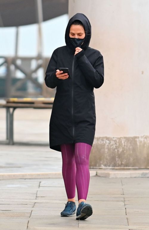 Hayley Atwell Out Jogging in Venice 2020/10/29 4