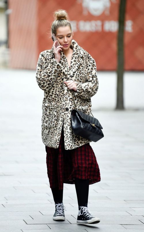 Helen Flanagan Out and About in Manchester 2020/11/23 2