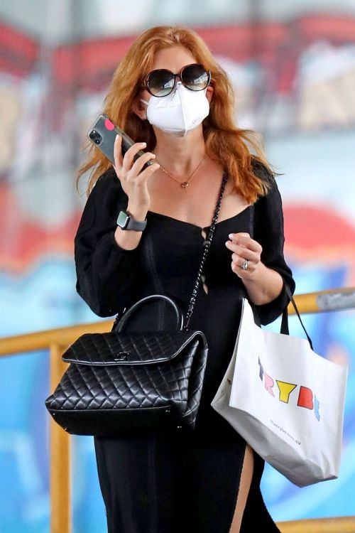 Isla Fisher in Black Outfit Out and About in Sydney 2020/11/26 5