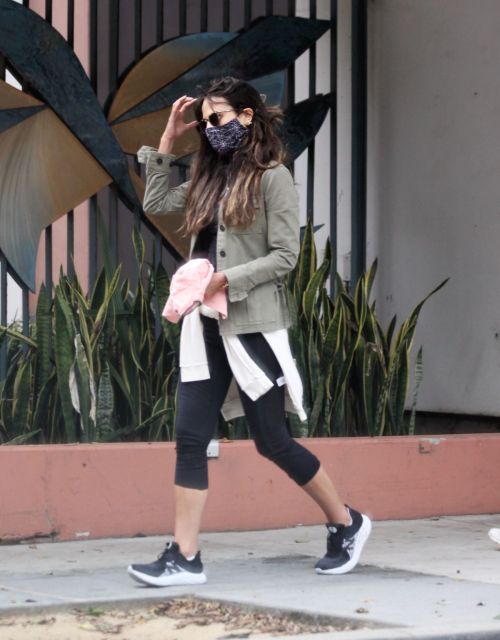 Jordana Brewster at Blue Bottle Coffee in Brentwood 2020/10/22 1
