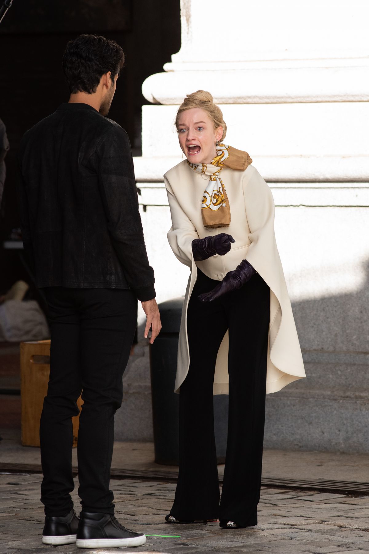 Julia Garner on the Set of Inventing Anna in New York 2020/11/16