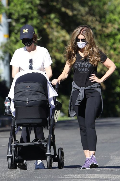 Katherine Schwarzenegger and Maria Shriver Out in Brentwood 2020/11/15 1