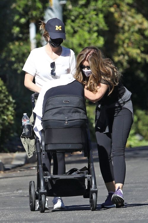 Katherine Schwarzenegger and Maria Shriver Out in Brentwood 2020/11/15