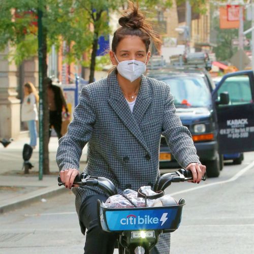Katie Holmes and Emilio Vitolo Jr. Out in New York 2020/10/20