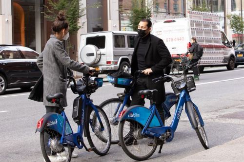 Katie Holmes and Emilio Vitolo Jr. Out in New York 2020/10/20 3