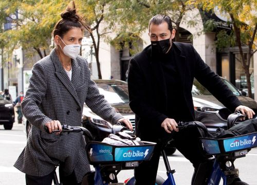 Katie Holmes and Emilio Vitolo Jr. Out in New York 2020/10/20 4