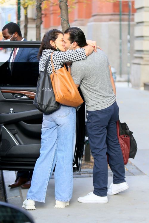 Katie Holmes and Emilio Vitolo Jr Out Kissing in New York 2020/11/27 1