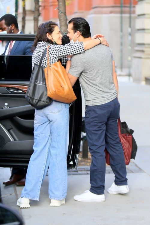 Katie Holmes and Emilio Vitolo Jr Out Kissing in New York 2020/11/27 2