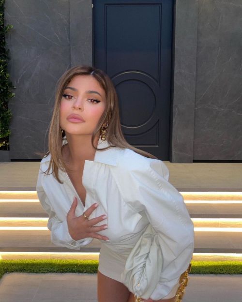 Kylie Jenner in White Short Dress Photos 2020/10/22 1