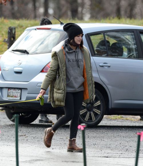 Lucy Hale Out with Her Dog in New York 2020/11/26 1