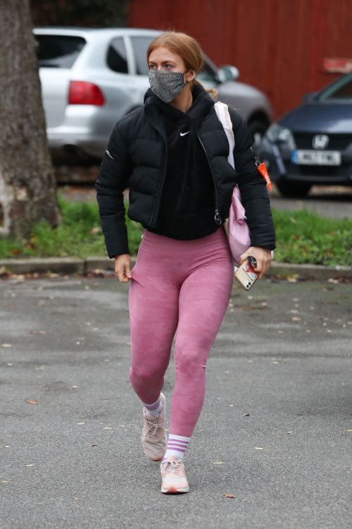 Maisie Smith Arrives at Strictly Come Dancing Studio in London 2020/11/16 4