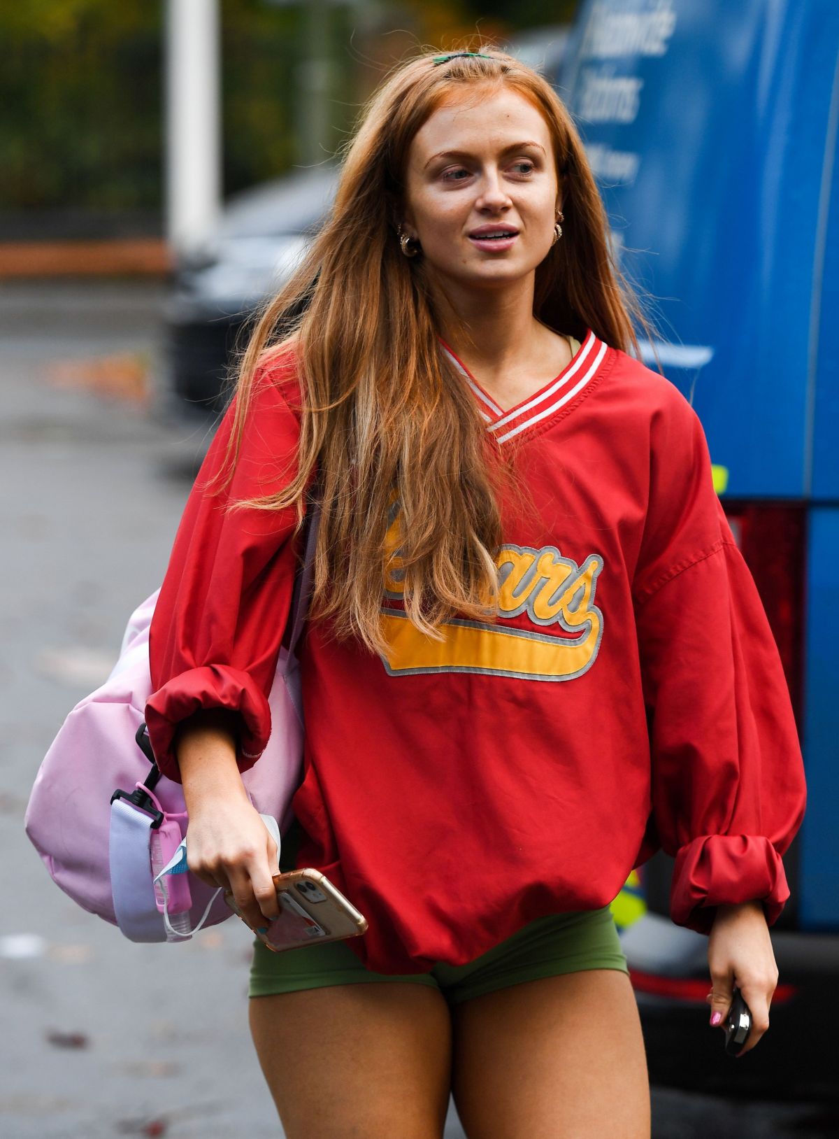 Maisie Smith flashes her Tight Thighs in Shorts Out and About in London 2020/10/21