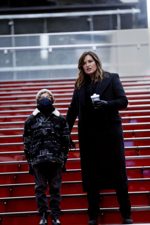 Mariska Hargitay on the set of Law & Order: Special Victims Unit in New York 2020/11/22