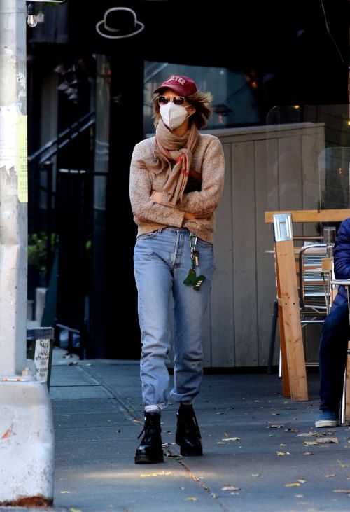 Maya Hawke Out and About in New York 2020/11/16 6