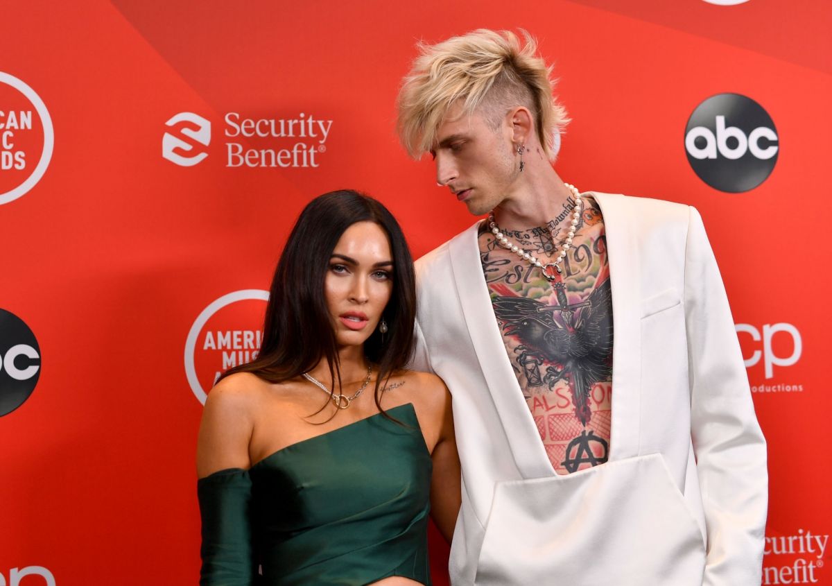 Megan Fox and Machine Gun Kelly attend 2020 American Music Awards in Los Angeles 2020/11/22