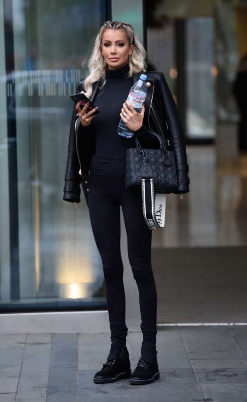 Olivia Attwood in Black Outfit Out in Manchester 2020/10/21 6