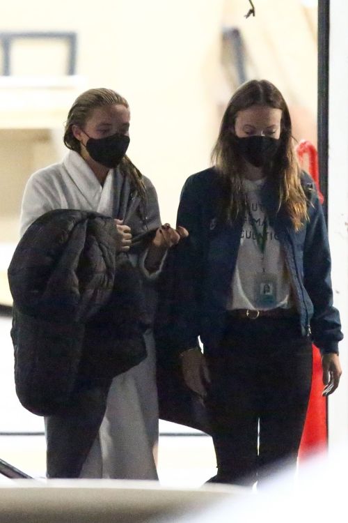 Olivia Wilde and Florence Pugh on the Set of Don't Worry Darling in Los Angeles 11/25/2020