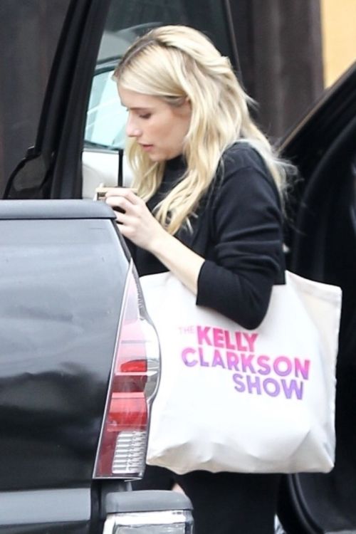 Pregnant Emma Roberts Out in Los Angeles 2020/10/23 8