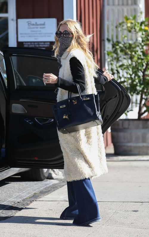 Rachel Zoe and Rodger Berman at Brentwood Country Mart 2020/11/15 2