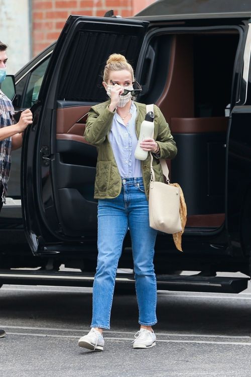Reese Witherspoon Out and About in Hollywood 2020/10/23 2