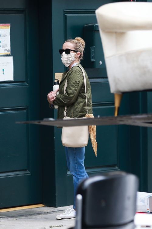 Reese Witherspoon Out and About in Hollywood 2020/10/23 5