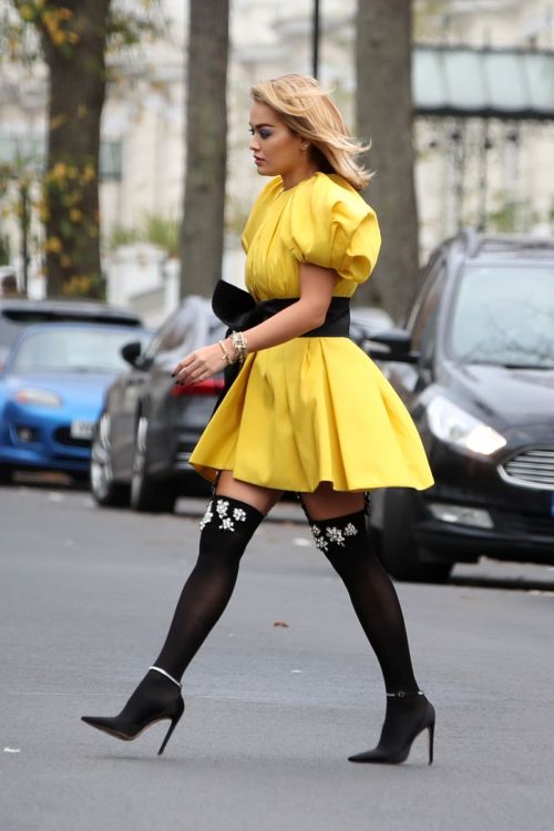 Rita Ora in Yellow Short Skirt Out and About in London 2020/11/23
