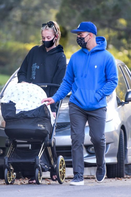 Sophie Turner and Joe Jonas Out and About in Los Angeles 2020/10/21