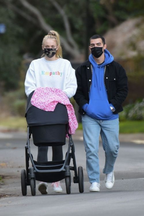 Sophie Turner and Joe Jonas Out with Daughter Willa in Los Angeles 11/27/2020 1