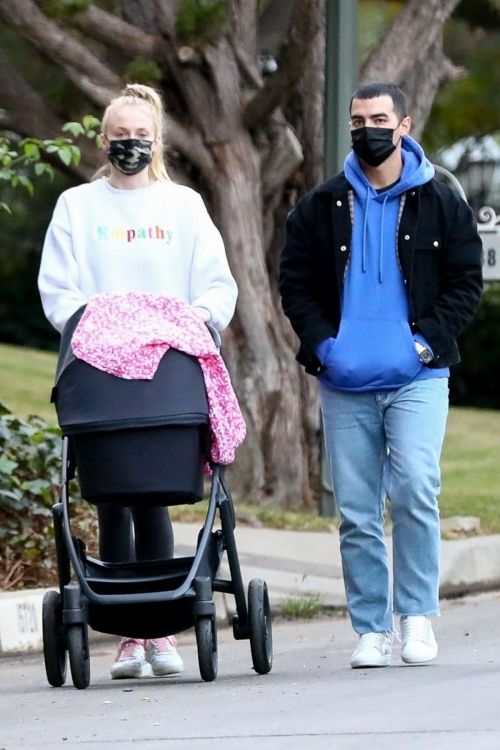 Sophie Turner and Joe Jonas Out with Daughter Willa in Los Angeles 11/27/2020 2