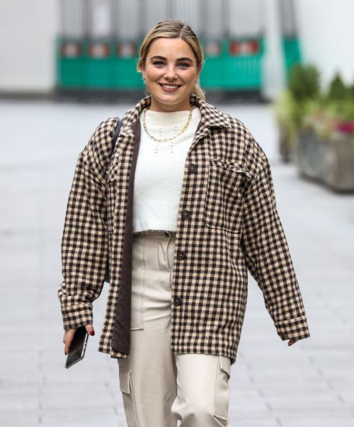 Television presenter Sian Welby Leaves Global Radio in London 11/26/2020 4