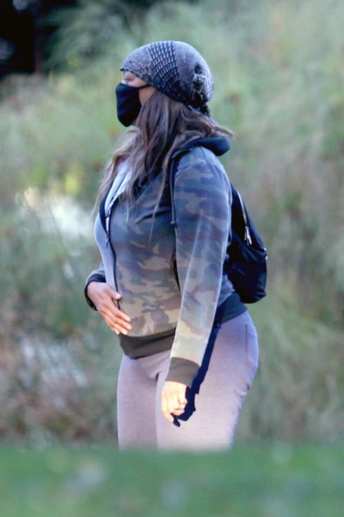 Tyra Banks Out at a Park in Los Angeles 11/24/2020 3