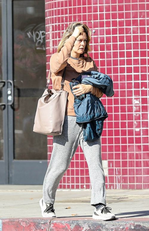 Alicia Silverstone Leaves a Gym in West Hollywood 12/02/2020 2