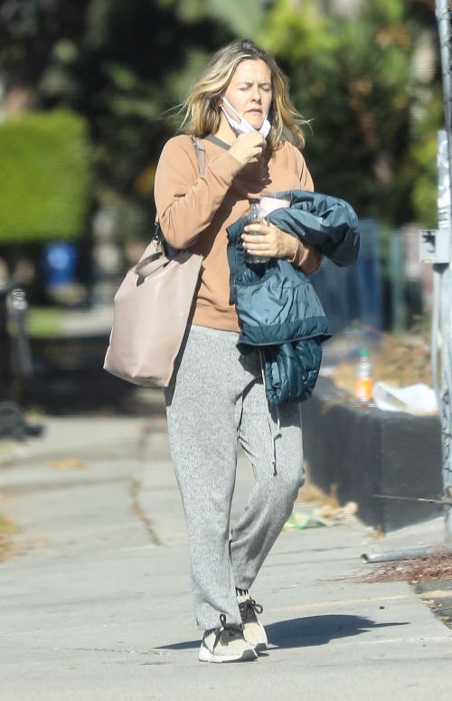 Alicia Silverstone Leaves a Gym in West Hollywood 12/02/2020 5